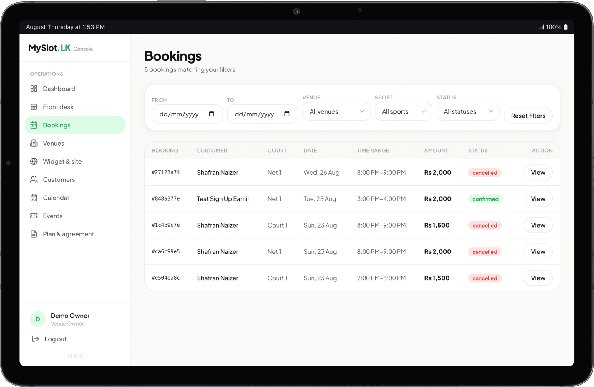 Screenshot: Bookings — live slot grid