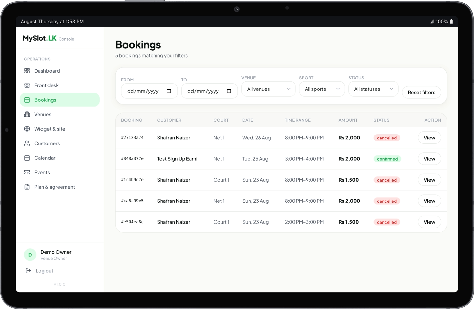 Screenshot: Bookings — live slot grid